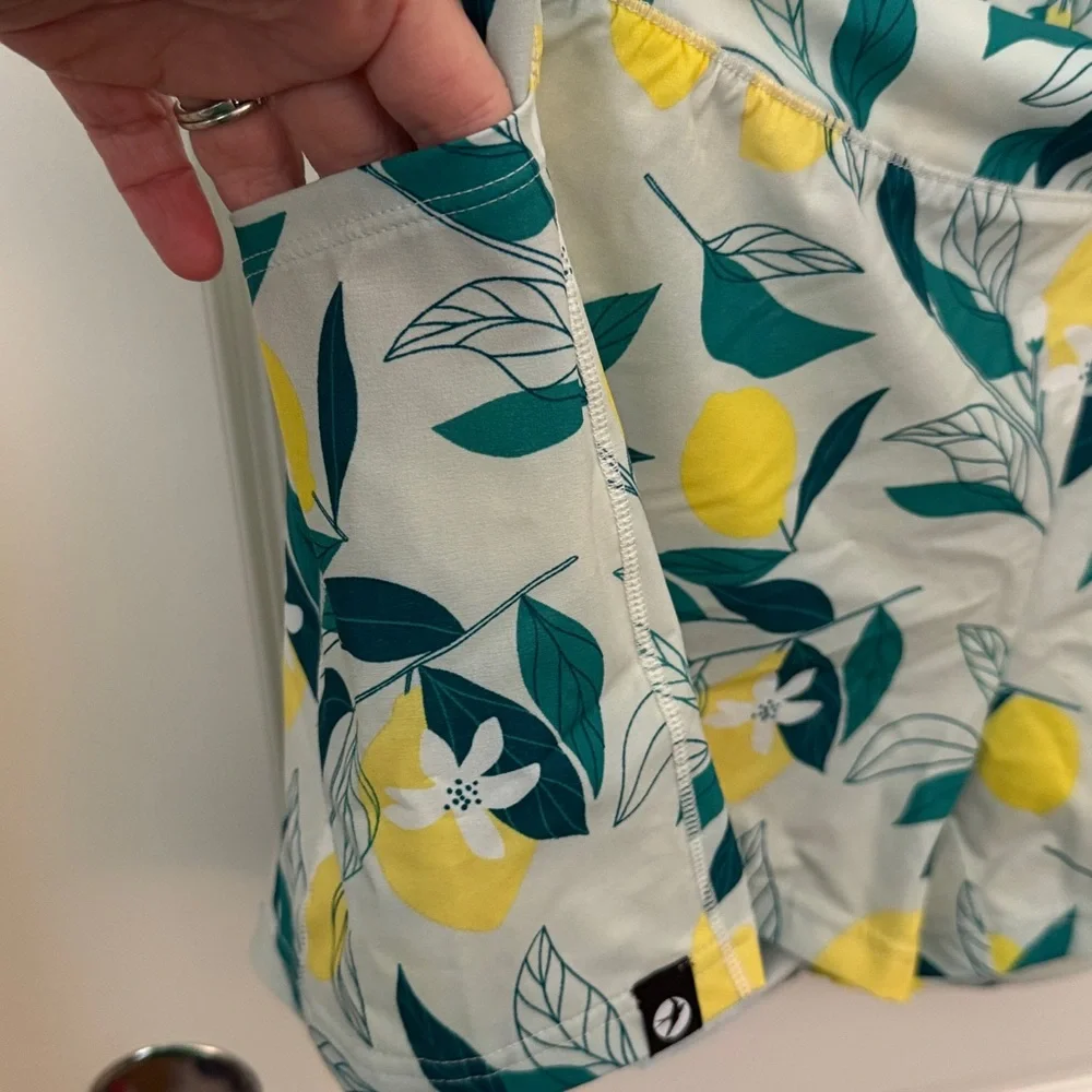 Oiselle Track Fan shorts - 8 - lemon print - Picture 3 of 5